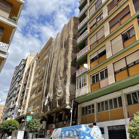 Cozy San Cristobal Apartment In Heart Of Alicante Exteriör bild