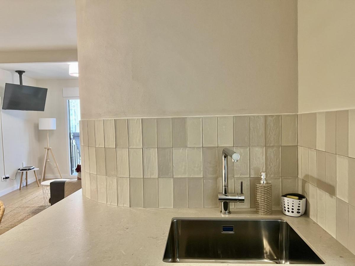 Cozy San Cristobal Apartment In Heart Of Alicante Exteriör bild