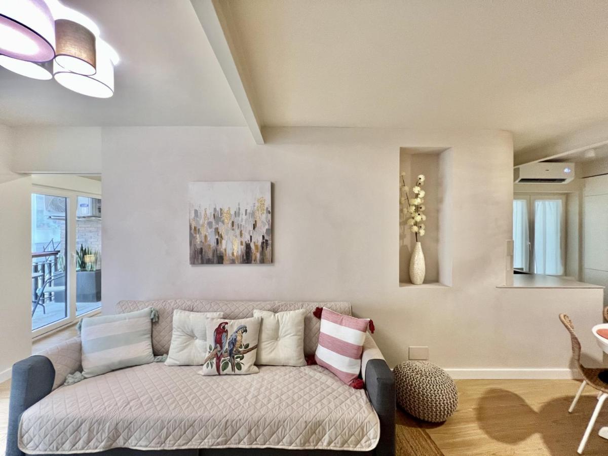 Cozy San Cristobal Apartment In Heart Of Alicante Exteriör bild