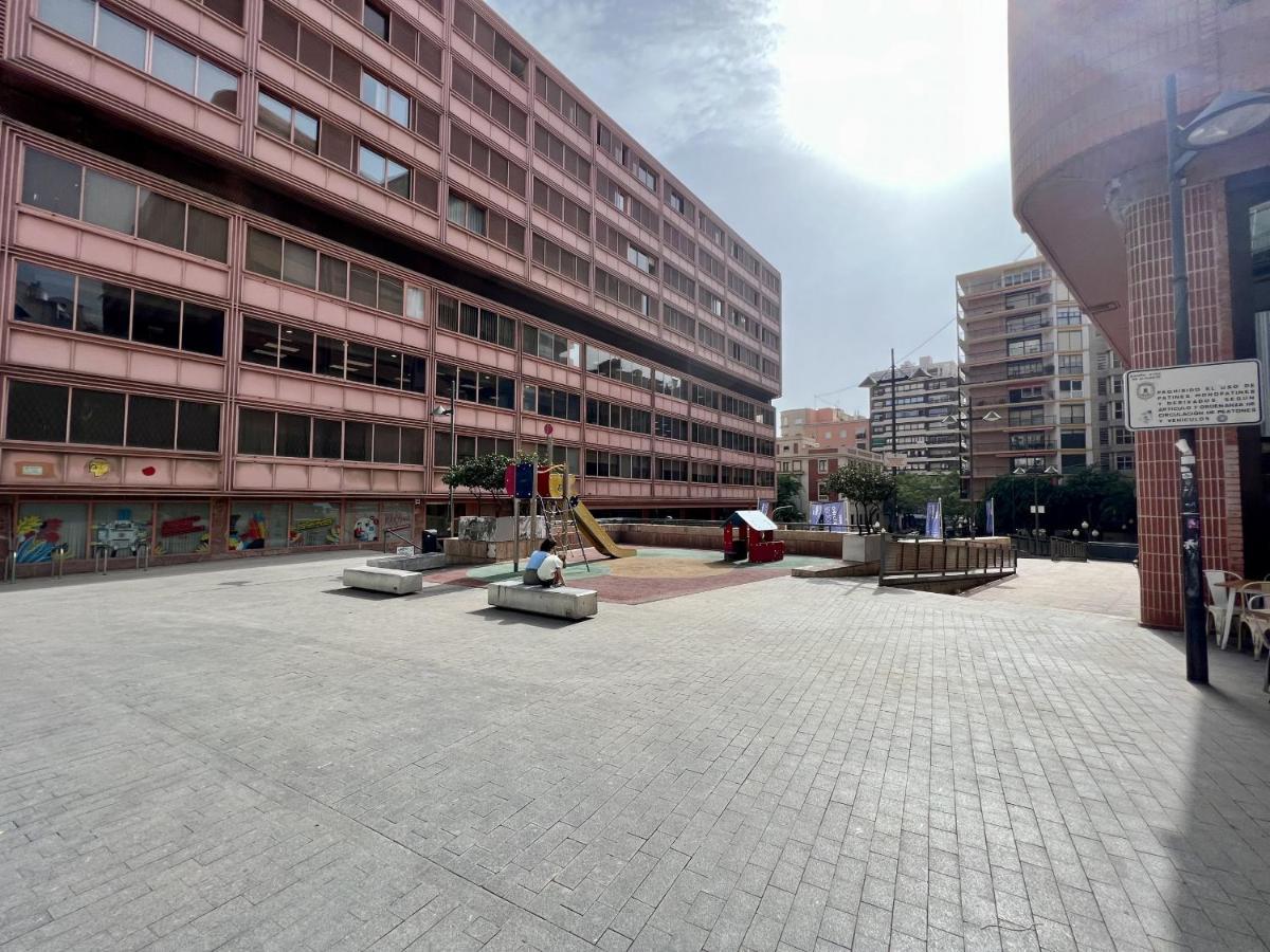 Cozy San Cristobal Apartment In Heart Of Alicante Exteriör bild