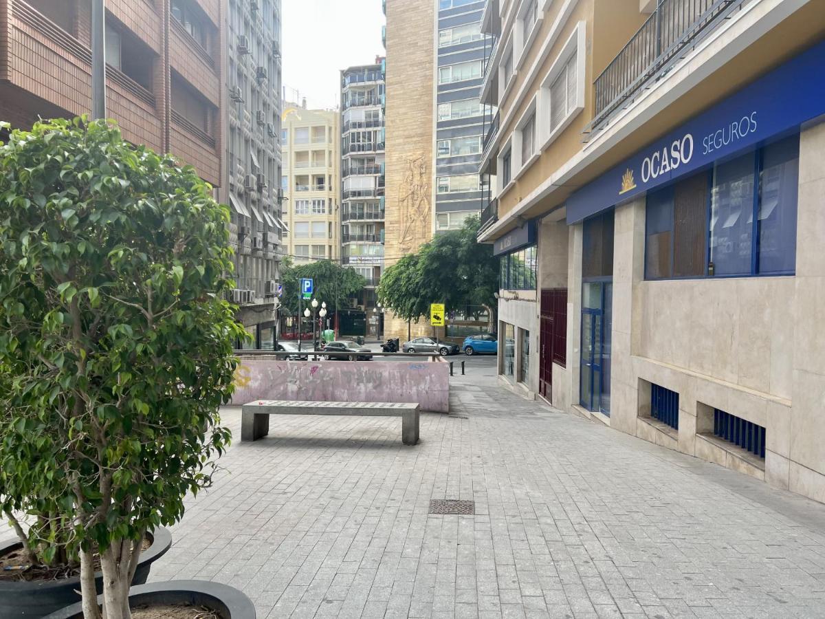 Cozy San Cristobal Apartment In Heart Of Alicante Exteriör bild