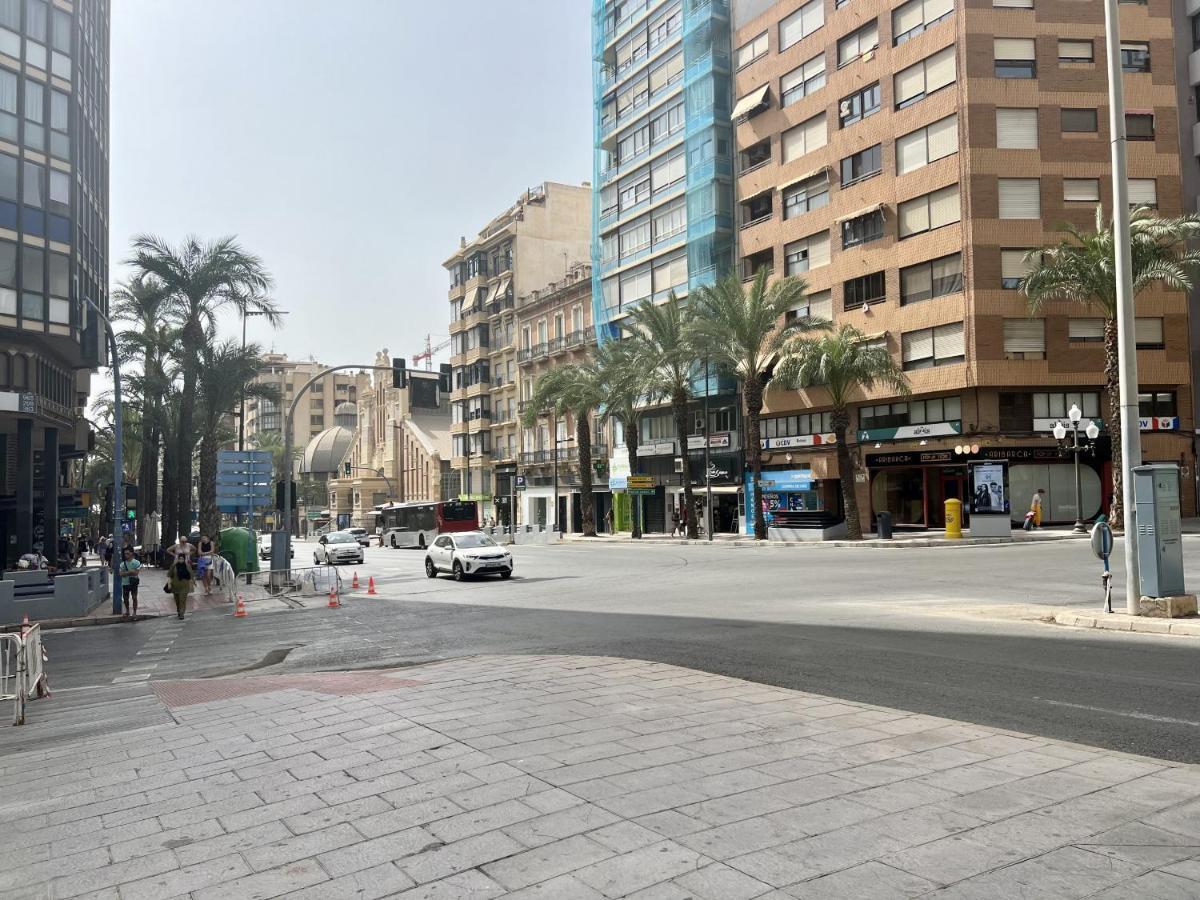 Cozy San Cristobal Apartment In Heart Of Alicante Exteriör bild